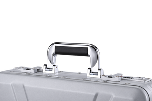 Carry handle and latch details on the BORY 4050 aluminum document case