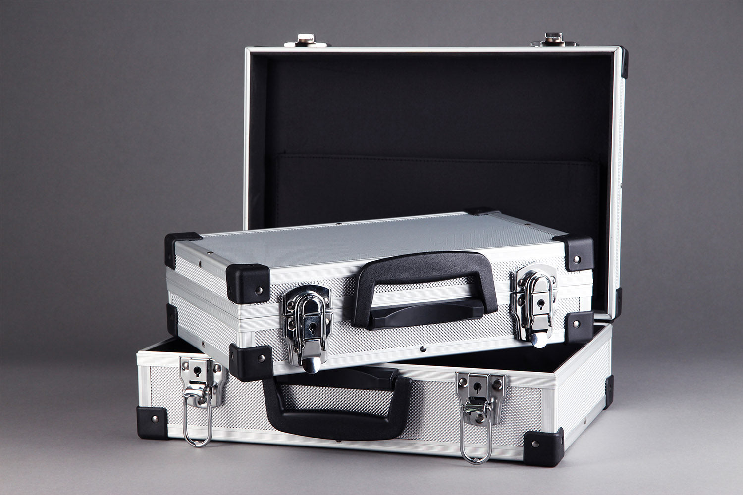Why Aluminum Cases Remain a Professional's First Choice